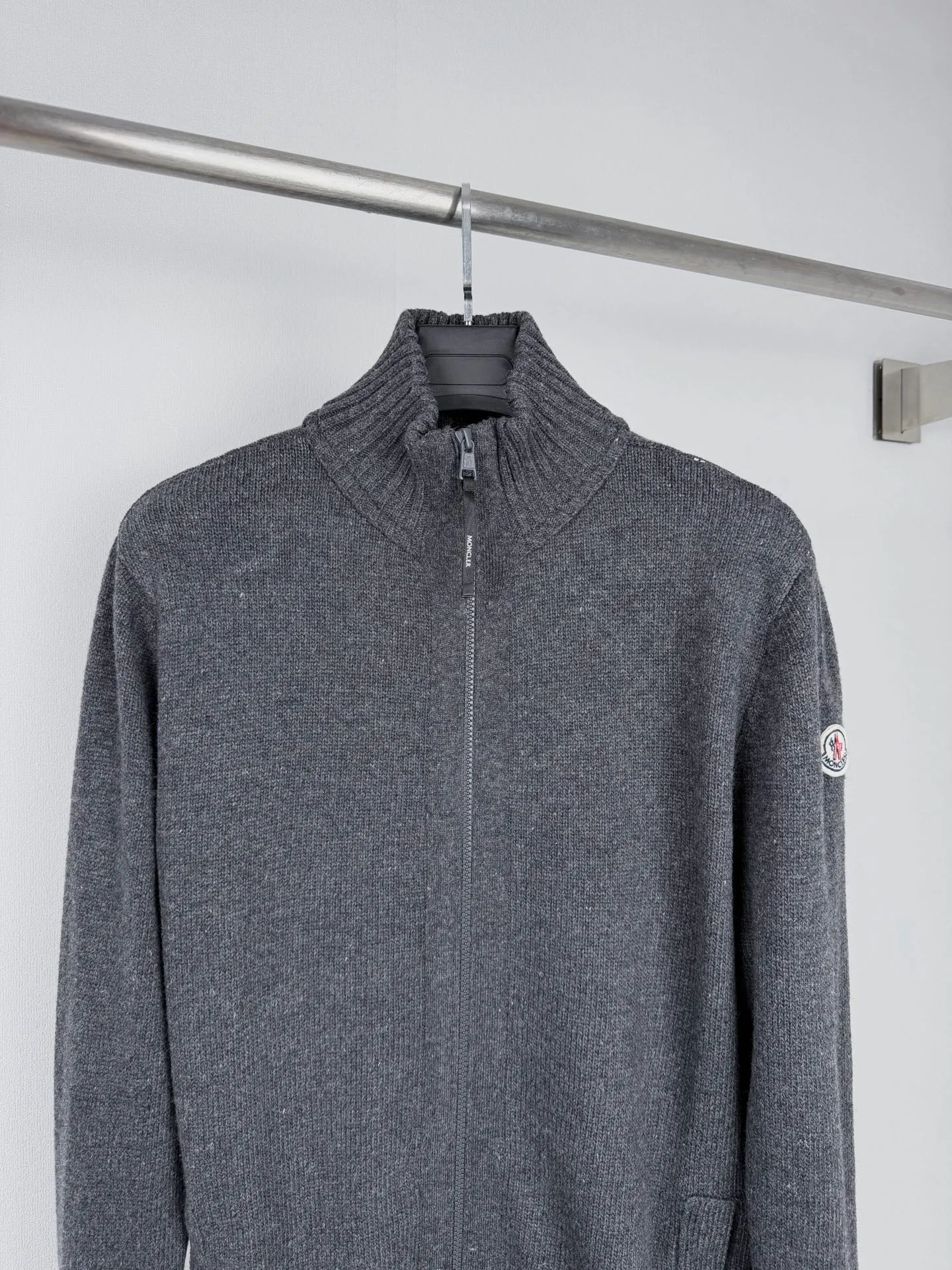 MONCLER/ ： 50% ，20% ，30% 。［ ］ ： ， ， Same Style 。 。 ： ， ， 3200 。 ， ， 。 ： 1：1 ： 1：1 ： 1：1 Size：S-M-L-XL ：